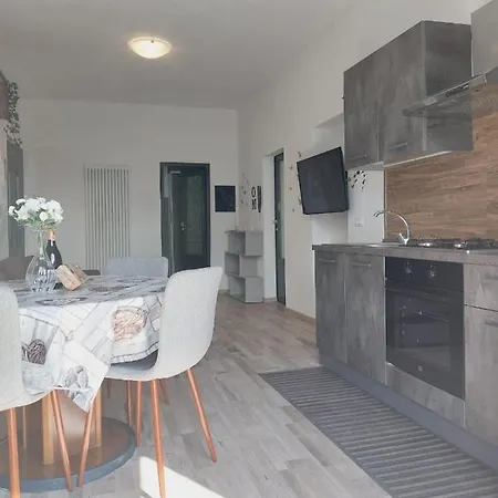 Dudi Jolie Maison - Jacuzzi Apartment *