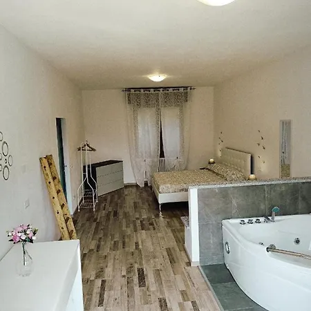 Dudi Jolie Maison - Jacuzzi レッツェノ